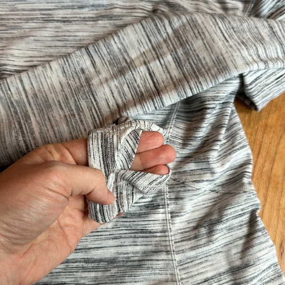 Lululemon long-sleeve cross-cross front top - Picture 4 of 5